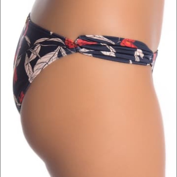 ViX - Jasmine Loop Bikini Bottom - Picture 3 of 3